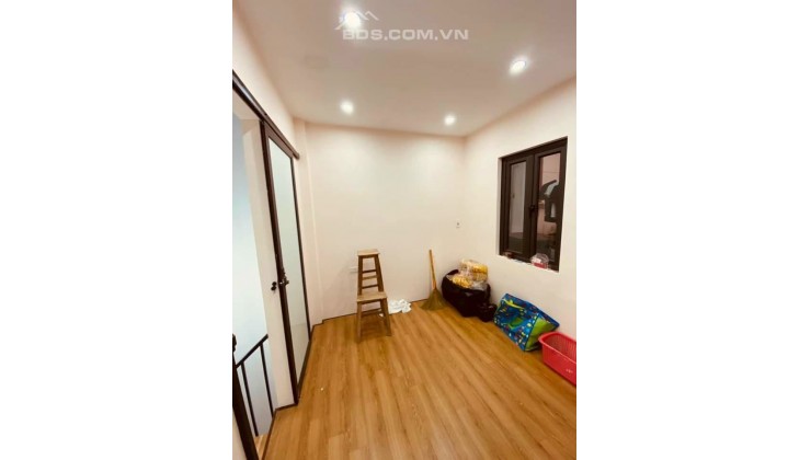 Bán nhà Lê Lai Hà Đông, ô tô gần phố thoáng sáng tiện nghi mê tít 22m2 3T chỉ 2.35 tỷ 0343040888